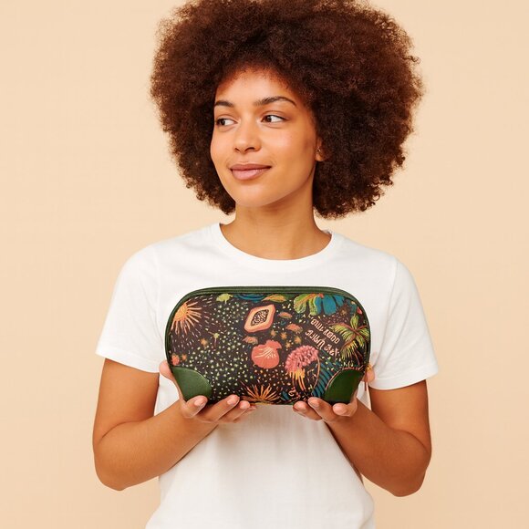 Printed Fabric Set–Trifold Wallet, Wristlet, Phone Wallet, Cosmetic& Coin Pouch - Picture 4 of 9